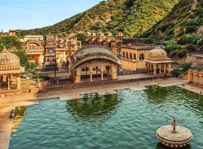 7 Famous Temples In Jaipur To Visit: Timings, Address & Entry Fee 2 Famous temples to visit in Jaipur