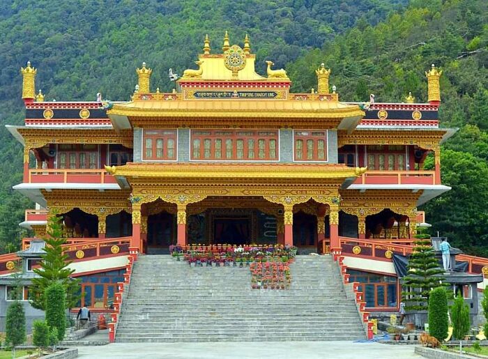 McLeodganj: Best Time, How To Reach & Places To Visit 5 McLeodganj in Himachal Pradesh with the Dhauladhar mountains in the background