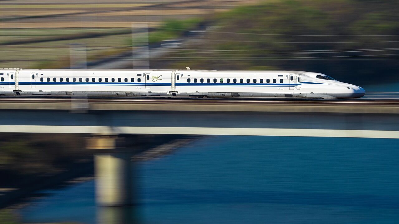 Mumbai–Pune In 48 Minutes