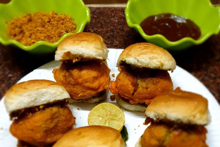 vada pav history mumbai