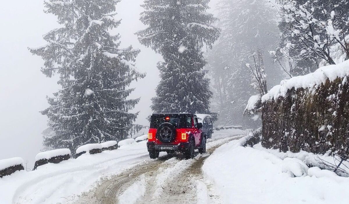Snowfall in Manali during winter
