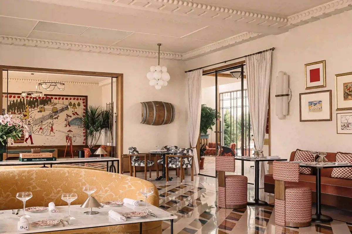 pune rosso prix versailles