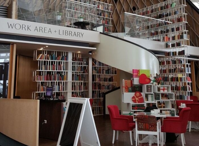 Airport Library | Image Courtesy: Pinterest