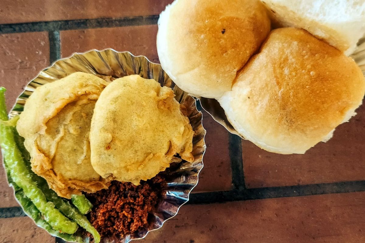 Food places near Lalbaugcha Raja in Mumbai