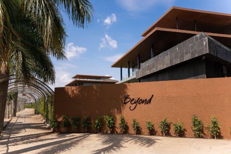 Luxurious Getaways Near Mumbai