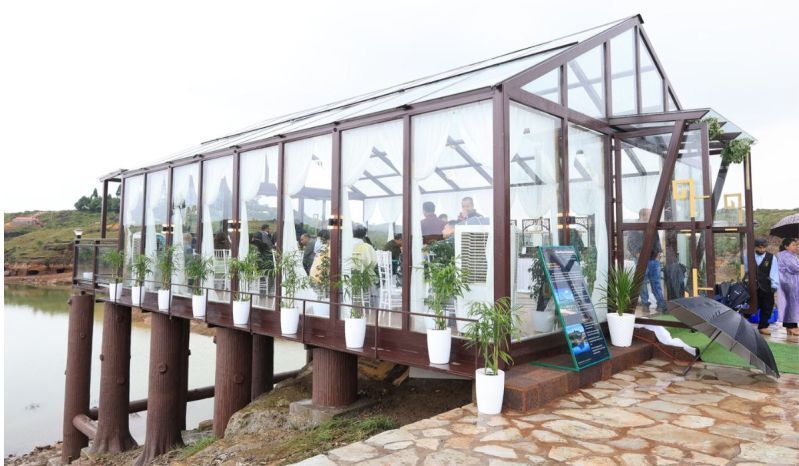 glass house restaurant mawrah meghalaya