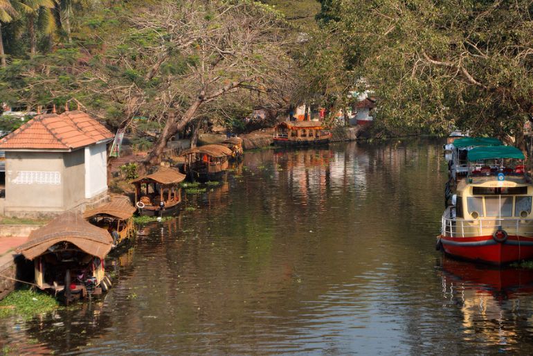 Alleppey Backwaters travel guide (1)