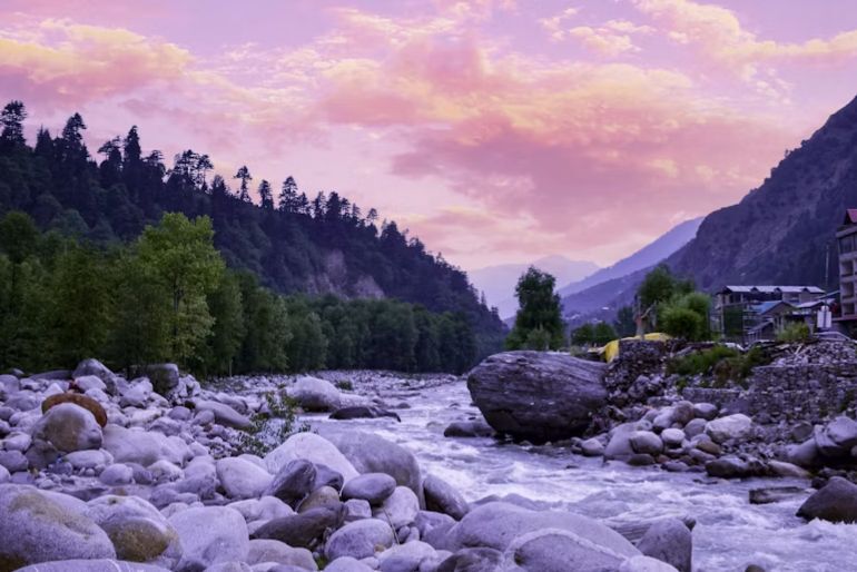 hill stations avoid in monsoon (1)