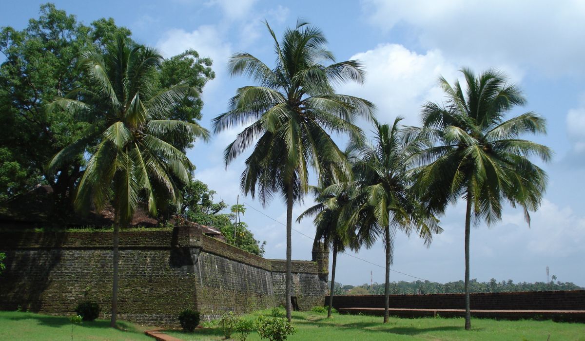 how to reach kannur