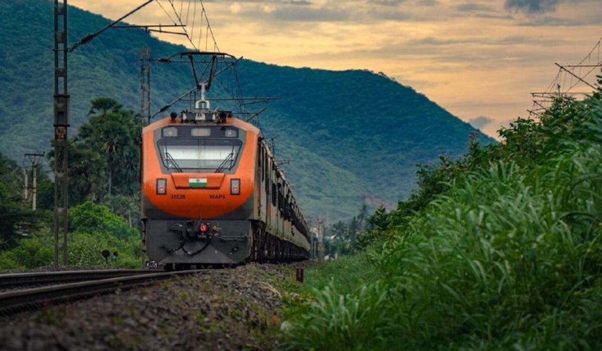 Nagpur-Gorakhpur Amrit Bharat Express Stops