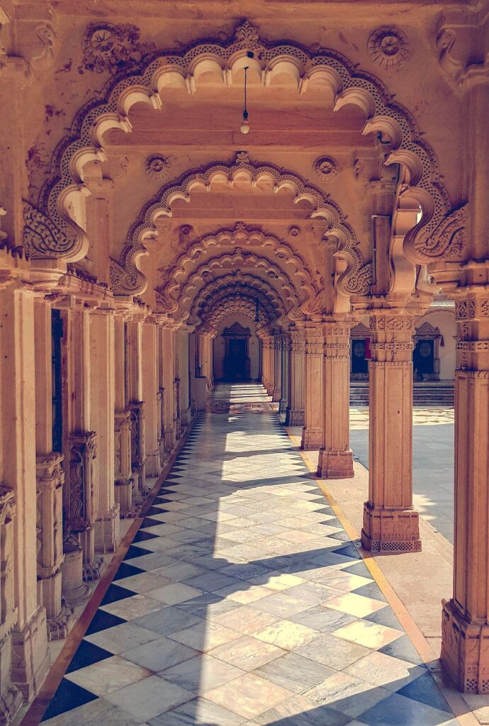 Hutheesing Temple in Ahmedabad
