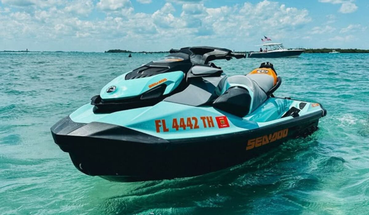 Tourists enjoying adventurous watersports along the beaches of Goa
