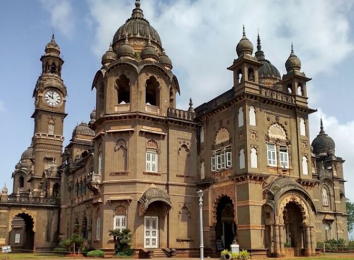 7 Places To Visit In Kolhapur To Experience The City At Its Best 3 Historic architecture and popular places to visit in Kolhapur, Maharashtra