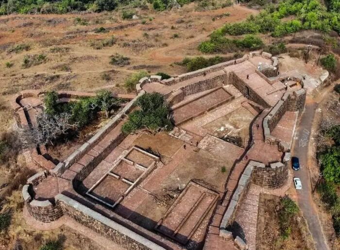 2 Day Harihareshwar Itinerary covering temples, beaches, Bankot Fort and Velas