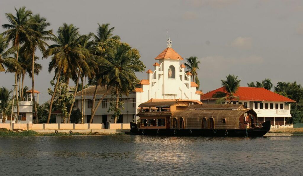 Which Are The Best Places To Visit In Alappuzha? 6 places to visit in alappuzha