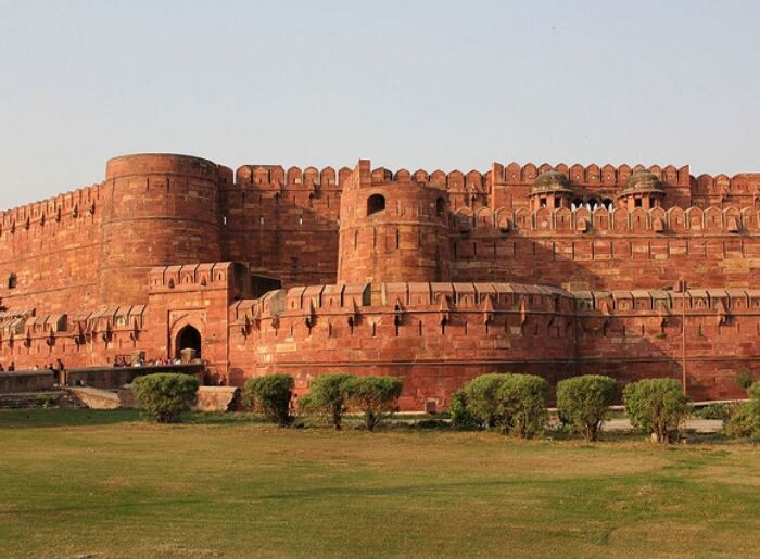 Agra Travel Guide: Best Places To Visit, Stay, Eat & Travel Tips 2 Agra Travel Guide covering the Taj Mahal and best places to visit in Agra