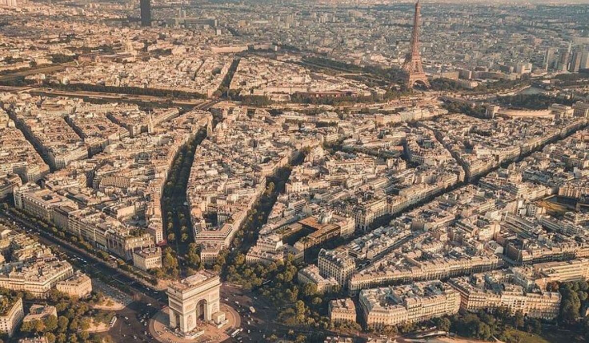 Eiffel Tower and Paris skyline