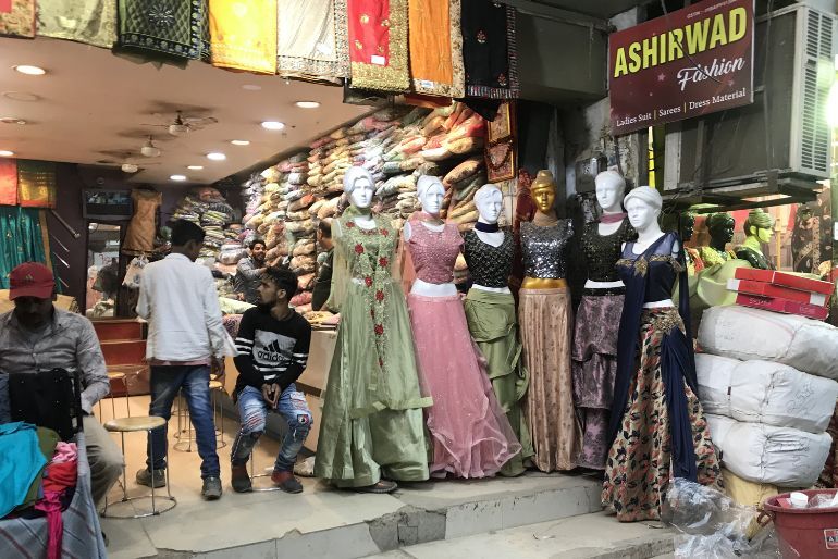 Where To Shop For Wedding Clothes In Delhi? Chandni Chowk Markets, Fabrics And Budget Tips 2 Wedding shopping in Chandni Chowk, Delhi