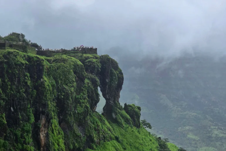 Diwali 2026 weekend getaways near Mumbai and Pune