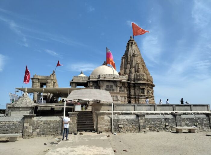 A First-Timer's Guide To Dwarka: Temple, Beaches, Food And Where To Stay 4 Dwarka for first-time visitors