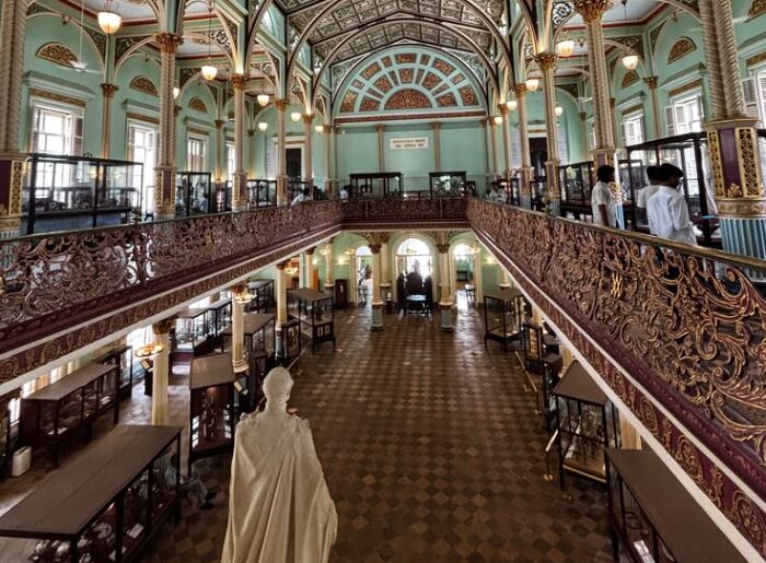 What Is En Route At Mumbai's Bhau Daji Lad Museum? 3 En Route exhibition at Bhau Daji Lad Museum in Mumbai