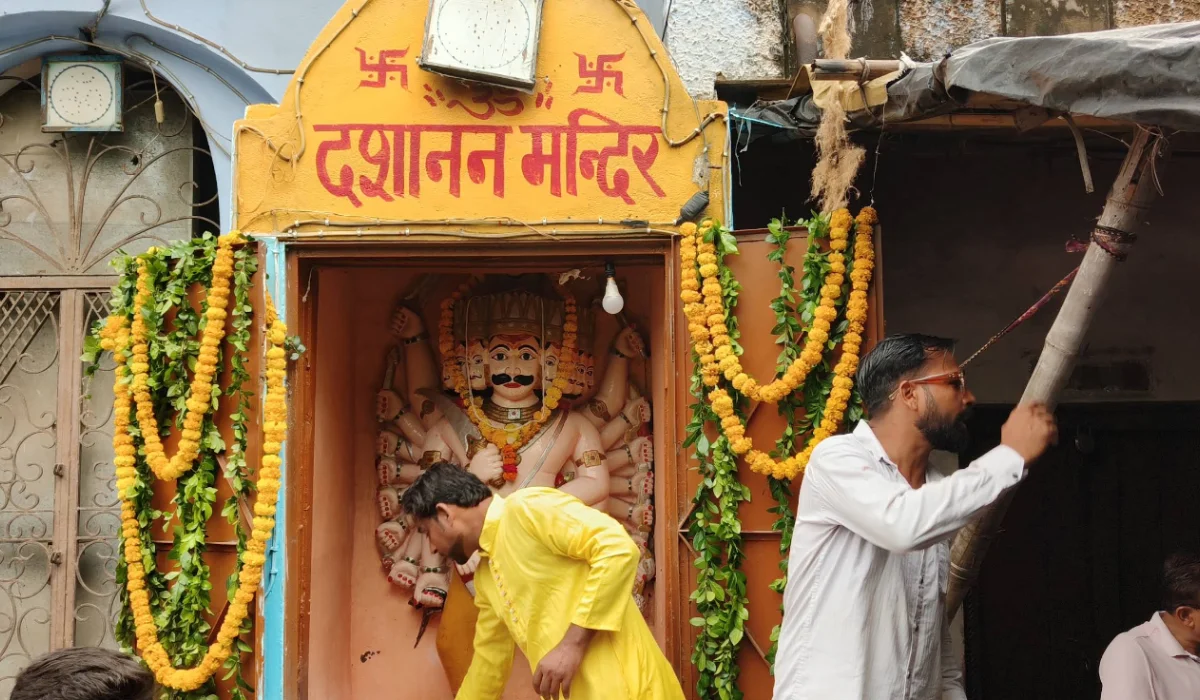 Dashanan Mandir in Kanpur where devotees worship Ravan on Dussehra