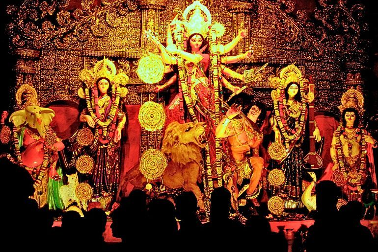 How Is Durga Puja In Kolkata Different From Navratri? Rituals, Food & What Changes 1 Durga Puja vs Navratri