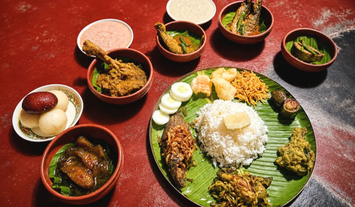Traditional Kolkata food including Bengali dishes, street snacks and traditional sweets