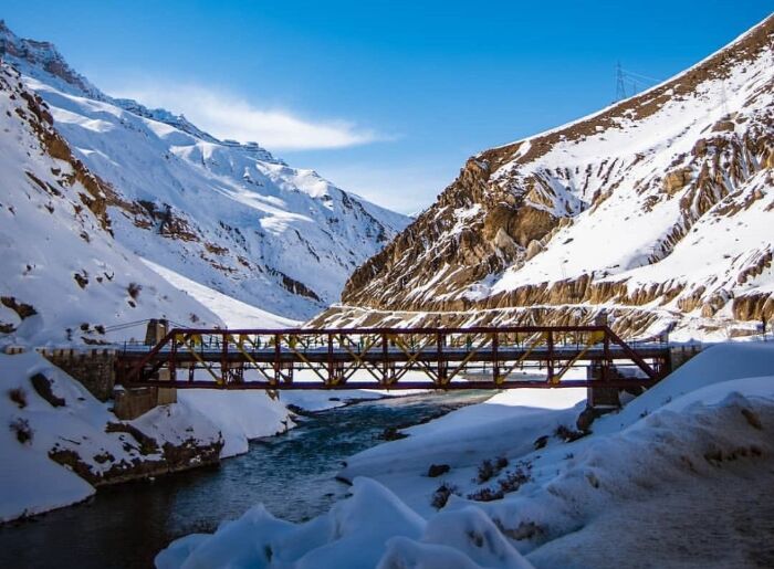 Ladakh Snow Leopard Safari: Routes & Booking Details 1 Open-back vehicle used for the guided snow leopard safari in Ladakh