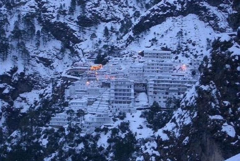 Which Mata Temples Should You Visit During Navratri? Ambaji, Kalighat & More 1 Navratri 2026