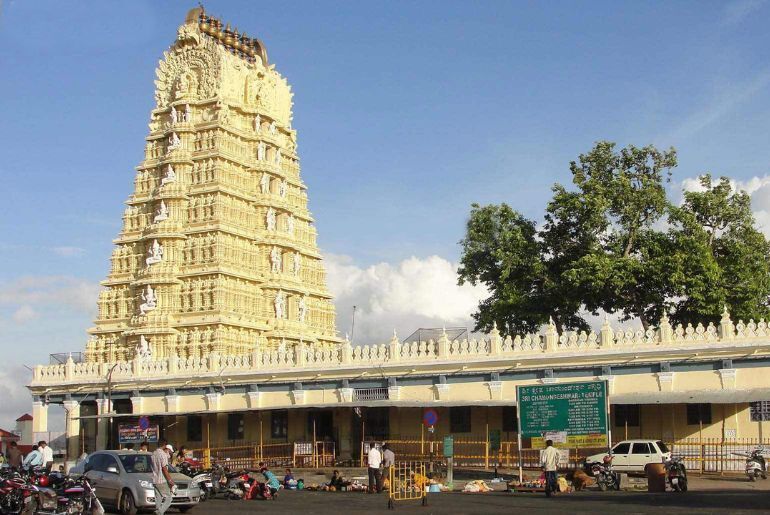 Which Mata Temples Should You Visit During Navratri? Ambaji, Kalighat & More 2 Navratri 2026