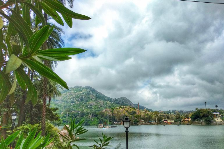 Is Mount Abu Worth Visiting For A Weekend? Sunset Point, Local Markets And Travel Costs 1 Mount Abu hill station with green Aravalli hills in Rajasthan