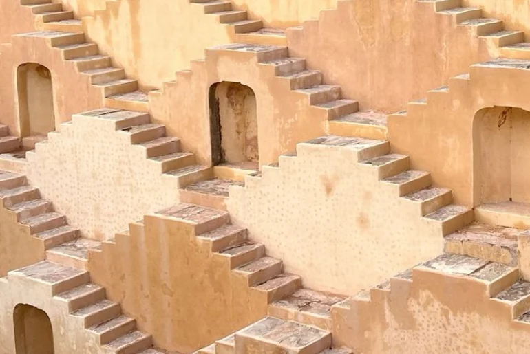 Can You Visit Panna Meena Ka Kund And Amer Fort In One Morning? 2 Panna Meena Ka Kund stepwell near Amer Fort in Jaipur, Rajasthan