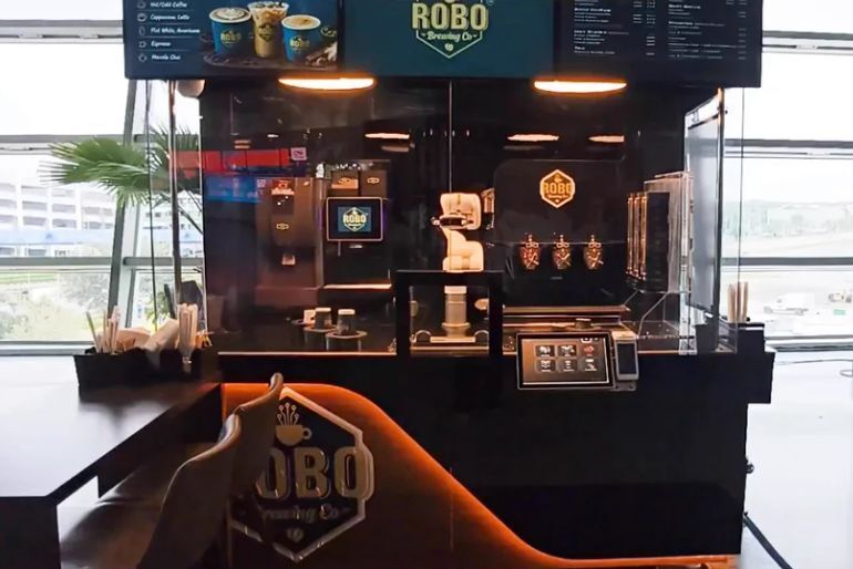 Delhi Airport T3 Robotic Cafe