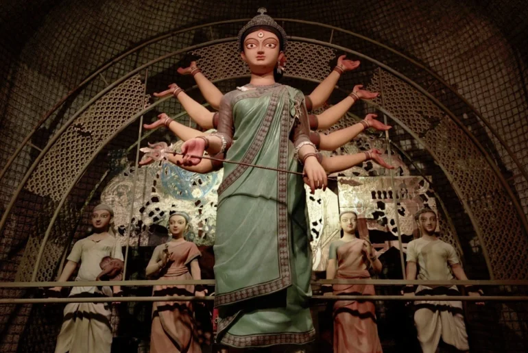 Samaj Sebi Sangha Durga Puja 2026: Where Is The Uttam Kumar-Themed Pandal & What Can You See? 1 Best Durga Puja Pandals In Kolkata