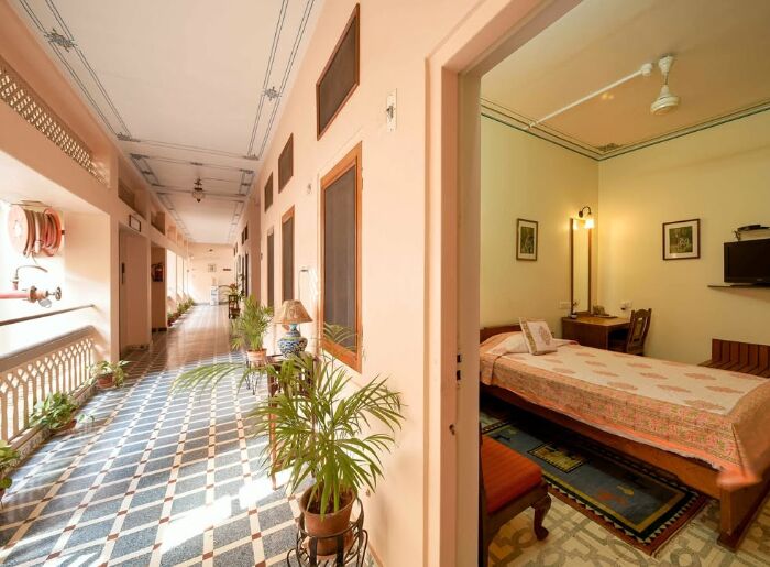 Arya Niwas, Jaipur
