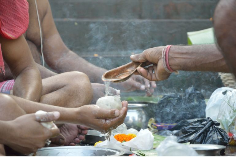 Mahalaya 2025: Timings, Pitru Paksha Rituals, And Why It Marks Durga Puja’s Beginning 1 pitru
